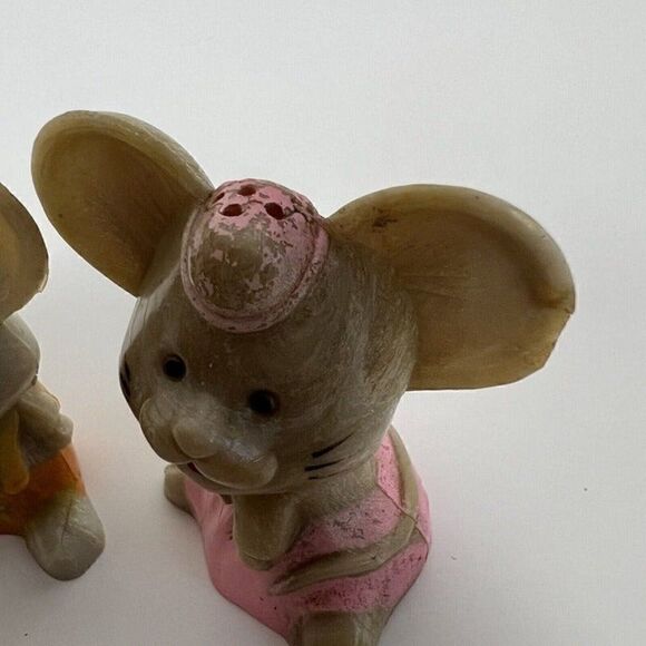 Vintage Plastic Girl & Boy Mouse Salt and Pepper Shakers Retro Kitchen Decor - Picture 4 of 9